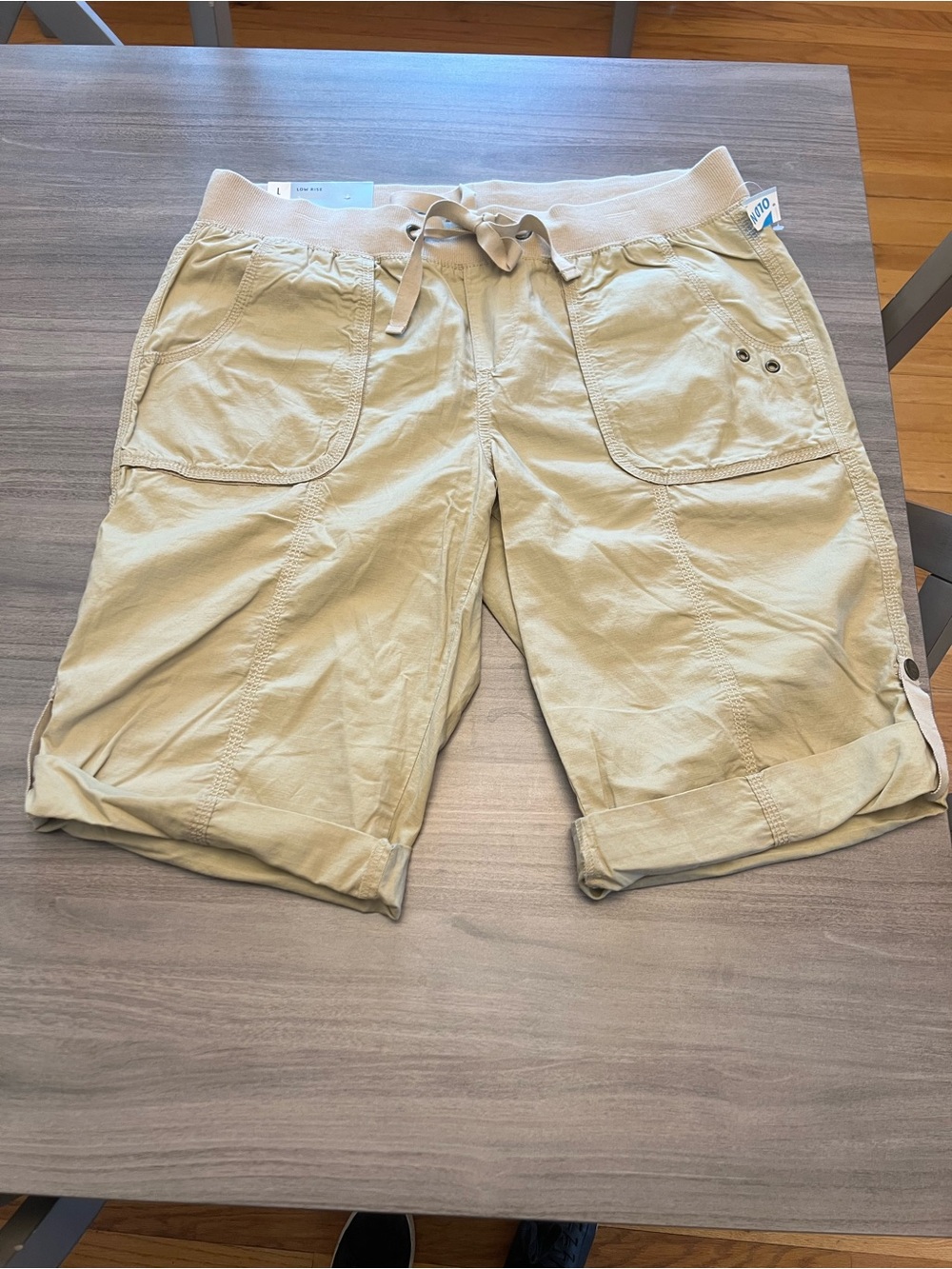 Old Navy Women's Light Khaki Low Rise Cargo Shorts with Drawstring Waist